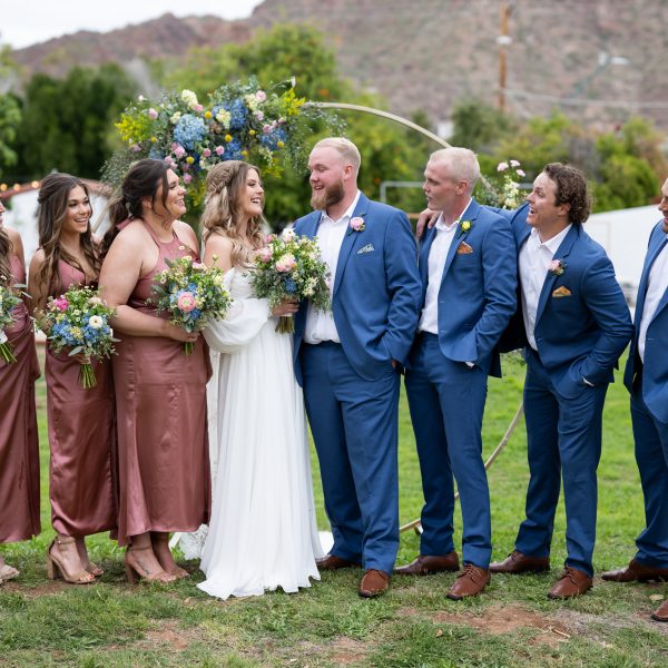 Birde & Bridesmaids portrait near Scottsdale